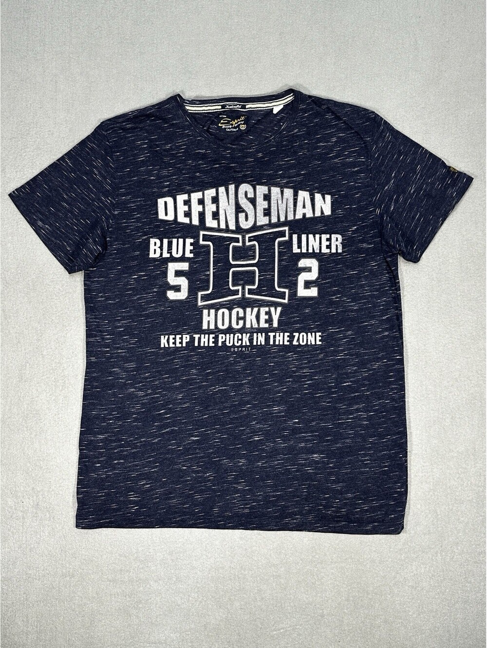 Esprit Men’s XXL Defenseman Hockey Graphic T Shirt Blue Athletic Short Sleeve